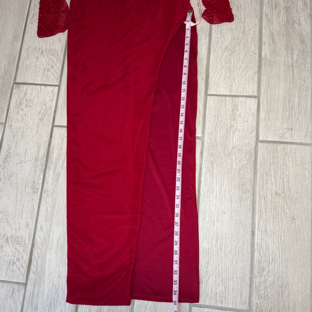 Elegant Red Evening Gown - Picture 5 of 11